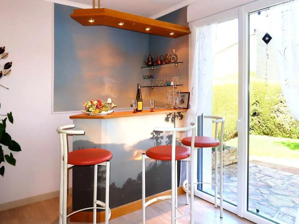 Holiday home Maison Charmante A Pedernec Avec Jardin Spacieux France
